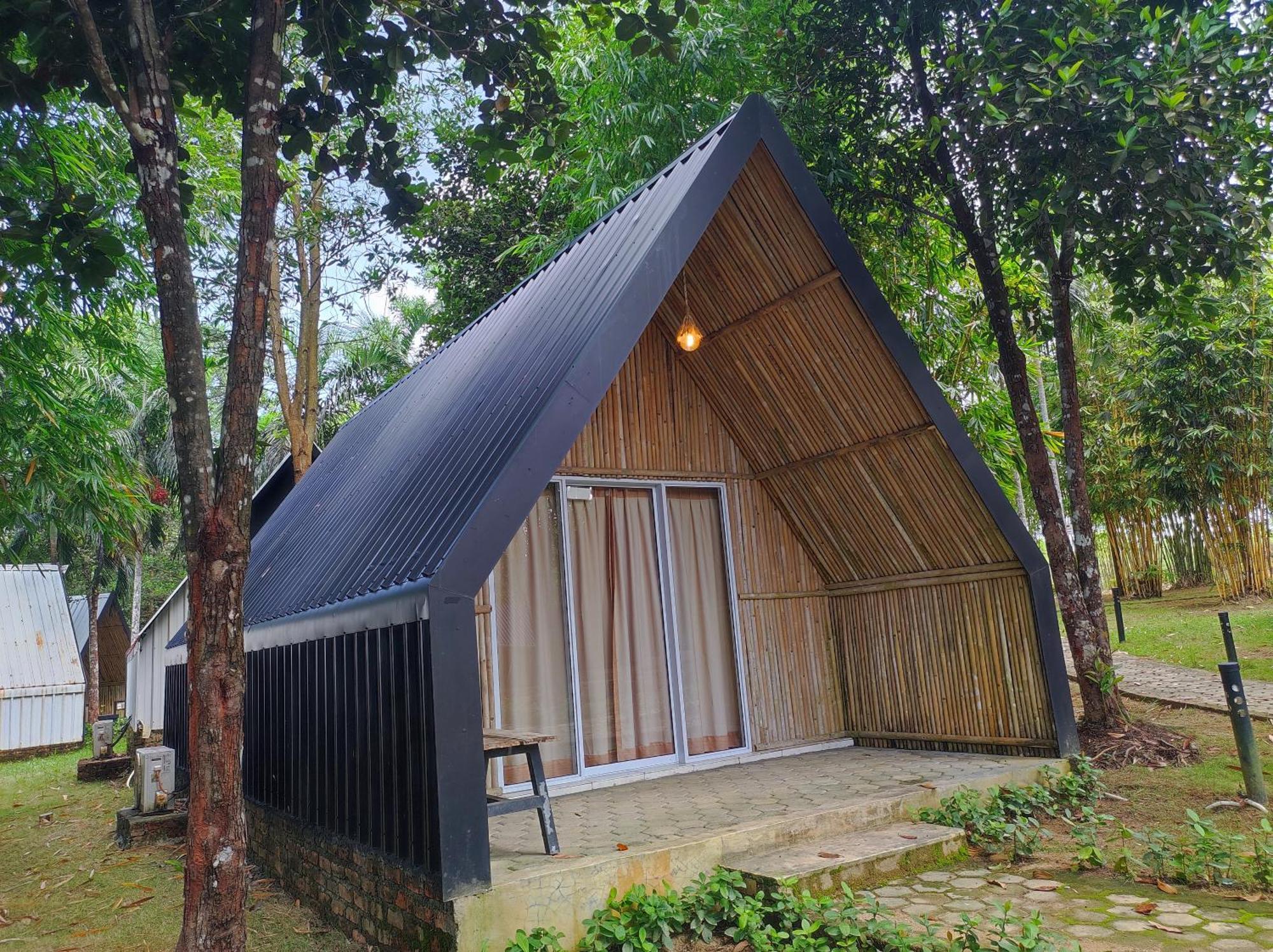 Desa Wisata Ekang Lagoi Exterior foto