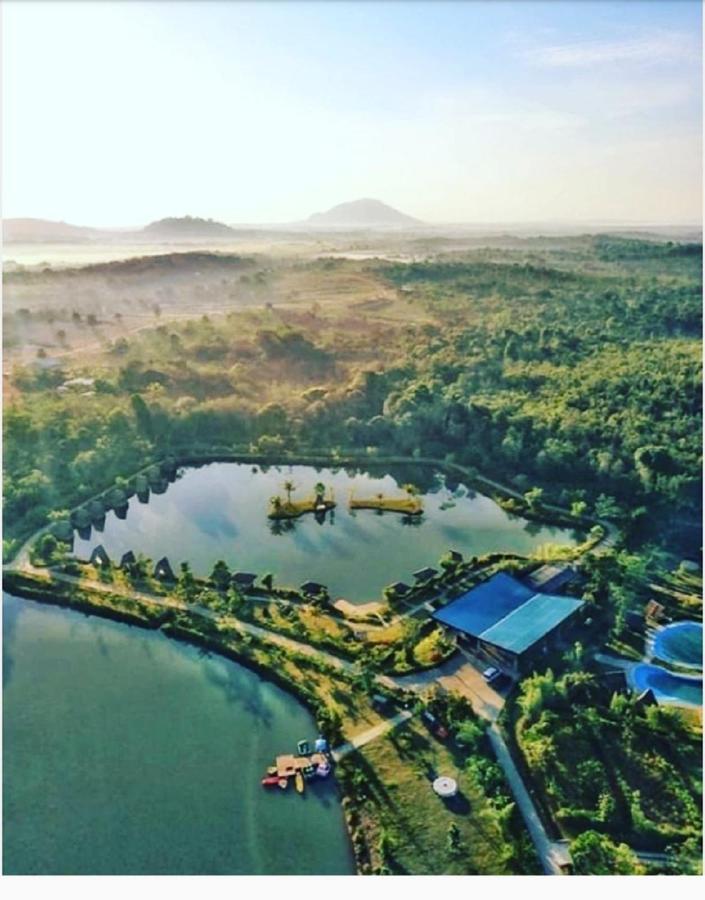 Desa Wisata Ekang Lagoi Exterior foto